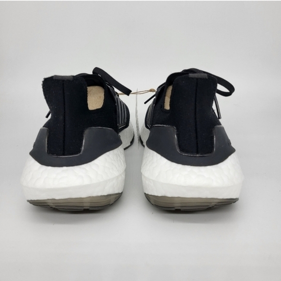New Adidas Black Ultraboost 22 Running Shoes Women's Size 7 - Picture 4 of 6